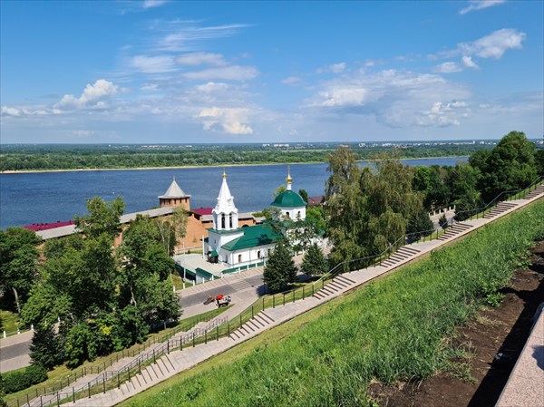 090-Вид со смотровои площадки Нижегородского кремля
